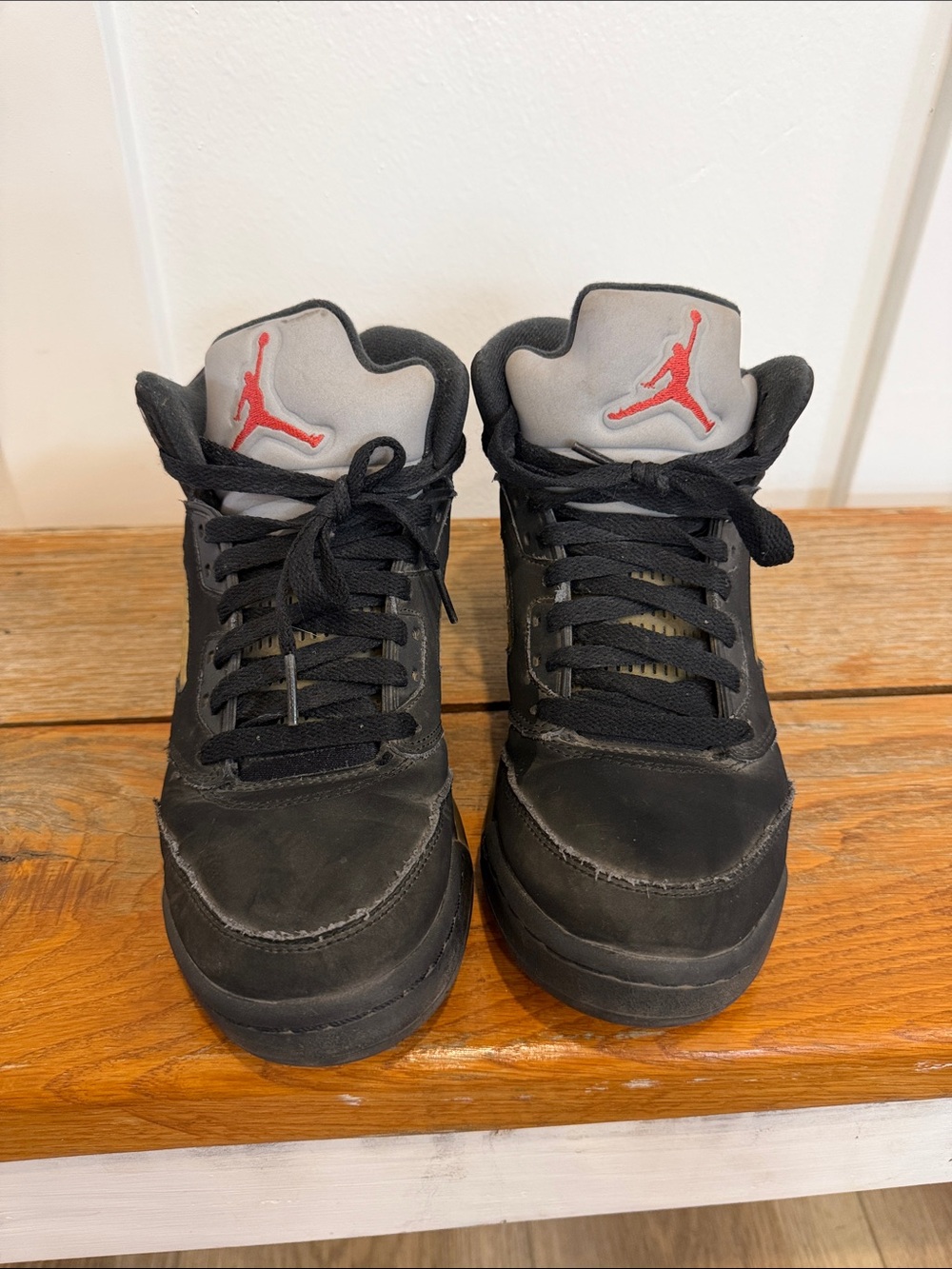 Boys Nike Air Jordan 5 Retro OG Black Metallic Size 5.5 - Picture 2 of 4